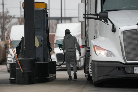  中东冲突升级，能源市场剧变；美联储降息前景蒙上阴影。 股票财经 中东冲突升级，能源市场剧变；美联储降息前景蒙上阴影。 股票财经