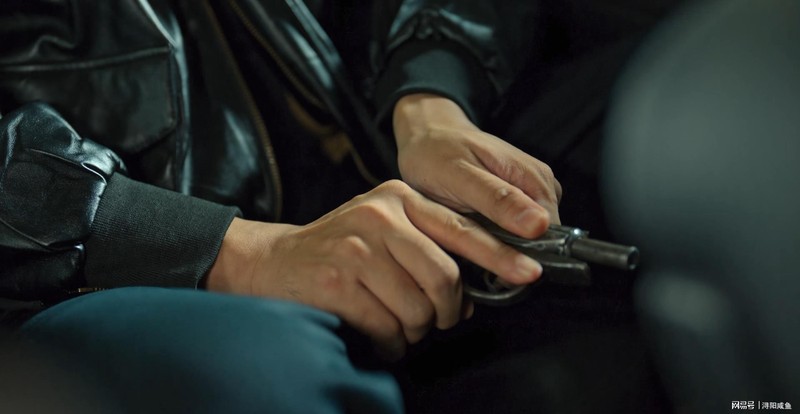  【99%的决策盲区】从曹闯之死看复杂环境下的生存逻辑 情感心理