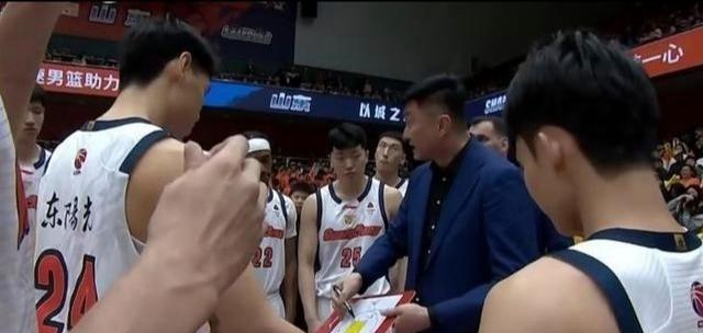  广东后场体系崩塌深度复盘：86-99惨败背后的技术困局与破局逻辑 体育新闻