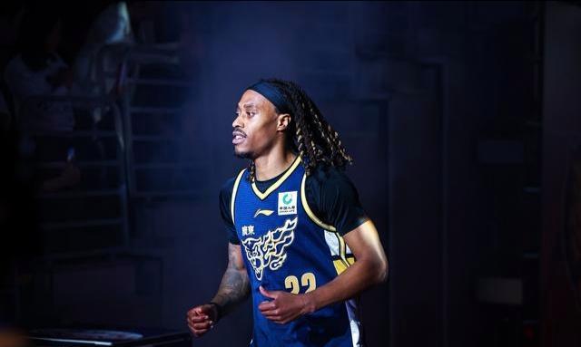  广东后场体系崩塌深度复盘：86-99惨败背后的技术困局与破局逻辑 体育新闻