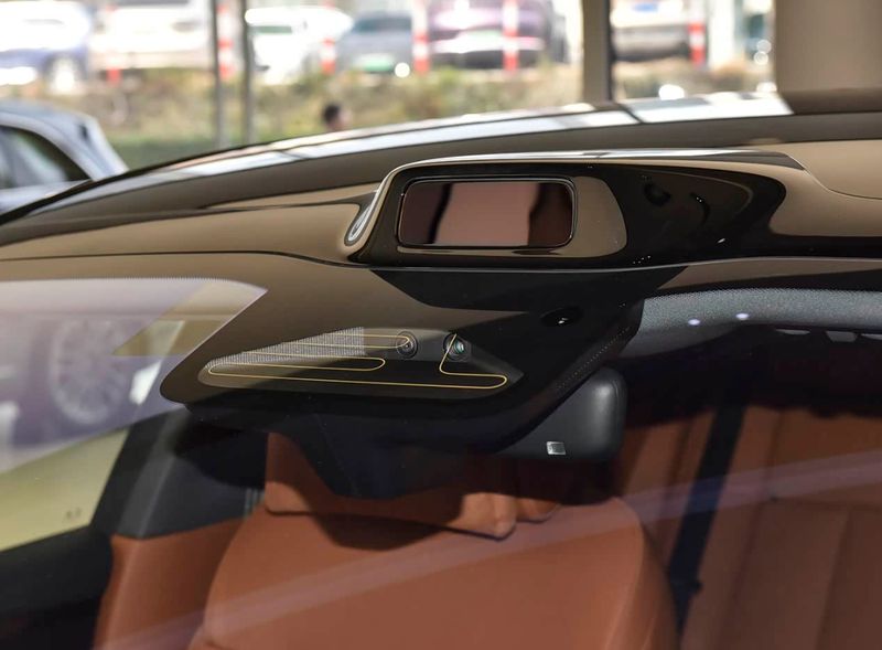  【深度实测】享界S9T十二版本选购指南：华为智驾+途灵底盘的技术解构与精准选配逻辑 汽车科技