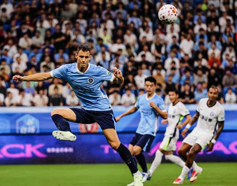  从首轮惨败到主场狂飙：深圳新鹏城如何完成华丽逆袭？ 体育新闻