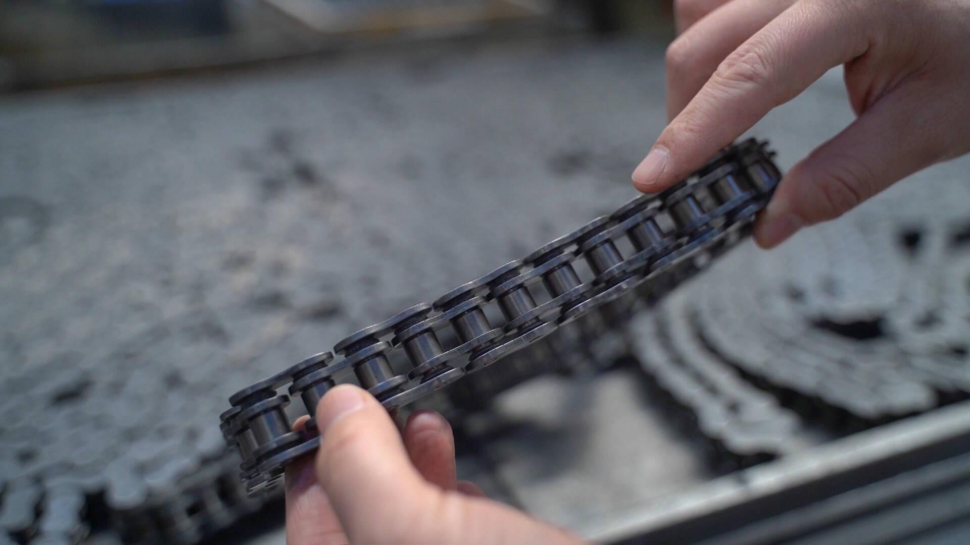  【深度拆解】张雪机车夺冠背后：青岛链传动技术如何撬动世界冠军梦 体育新闻