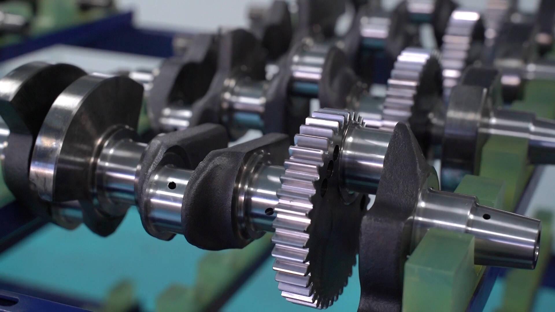  【深度拆解】张雪机车夺冠背后：青岛链传动技术如何撬动世界冠军梦 体育新闻